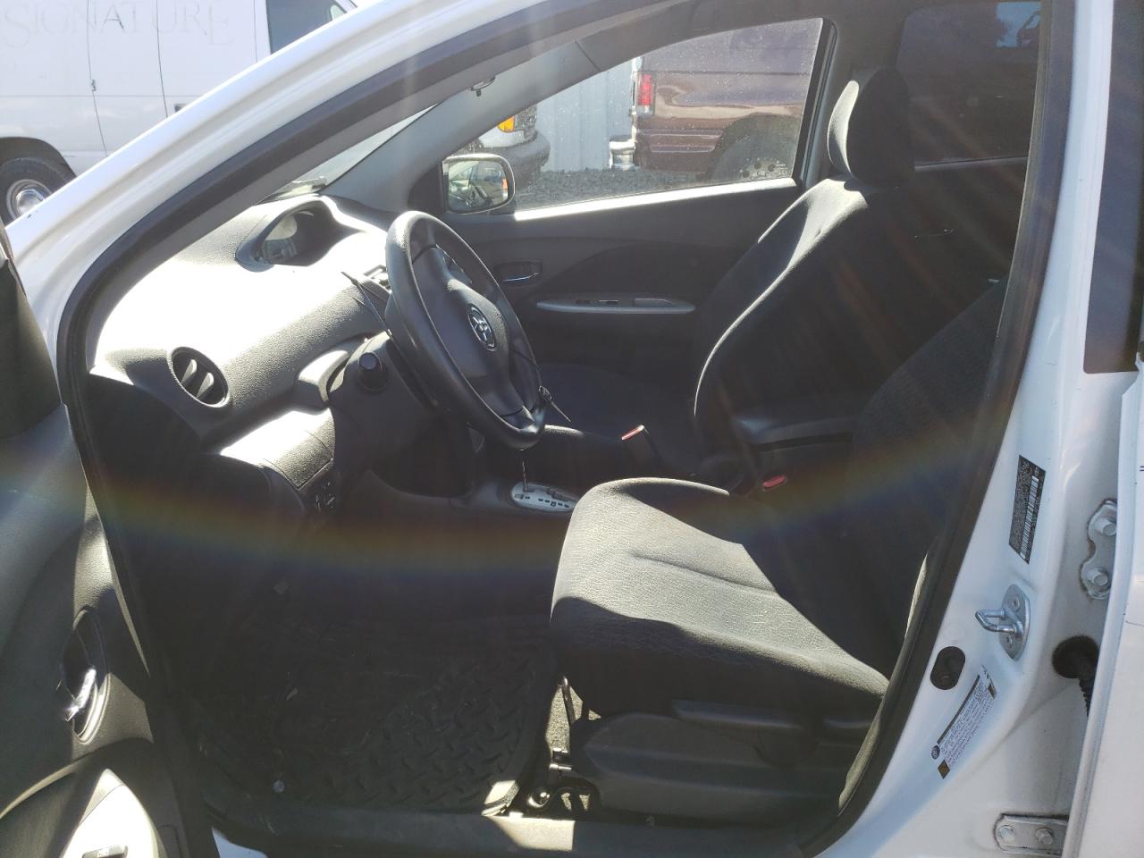 Photo 5 from auction – 2007 TOYOTA YARIS with VIN JTDBT903971164463