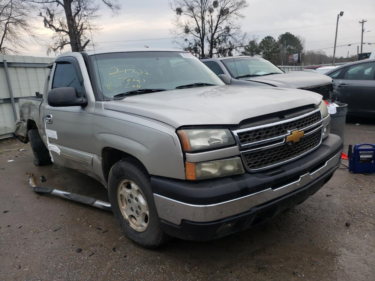 CHEVROLET SILVERADO 2004 with VIN 2GCEC19T641197198 - Photo from auction