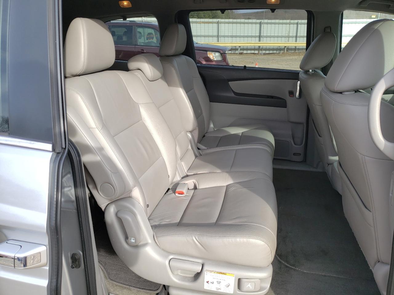 Photo 6 from auction – 2015 HONDA ODYSSEY EX with VIN 5FNRL5H68FB046058