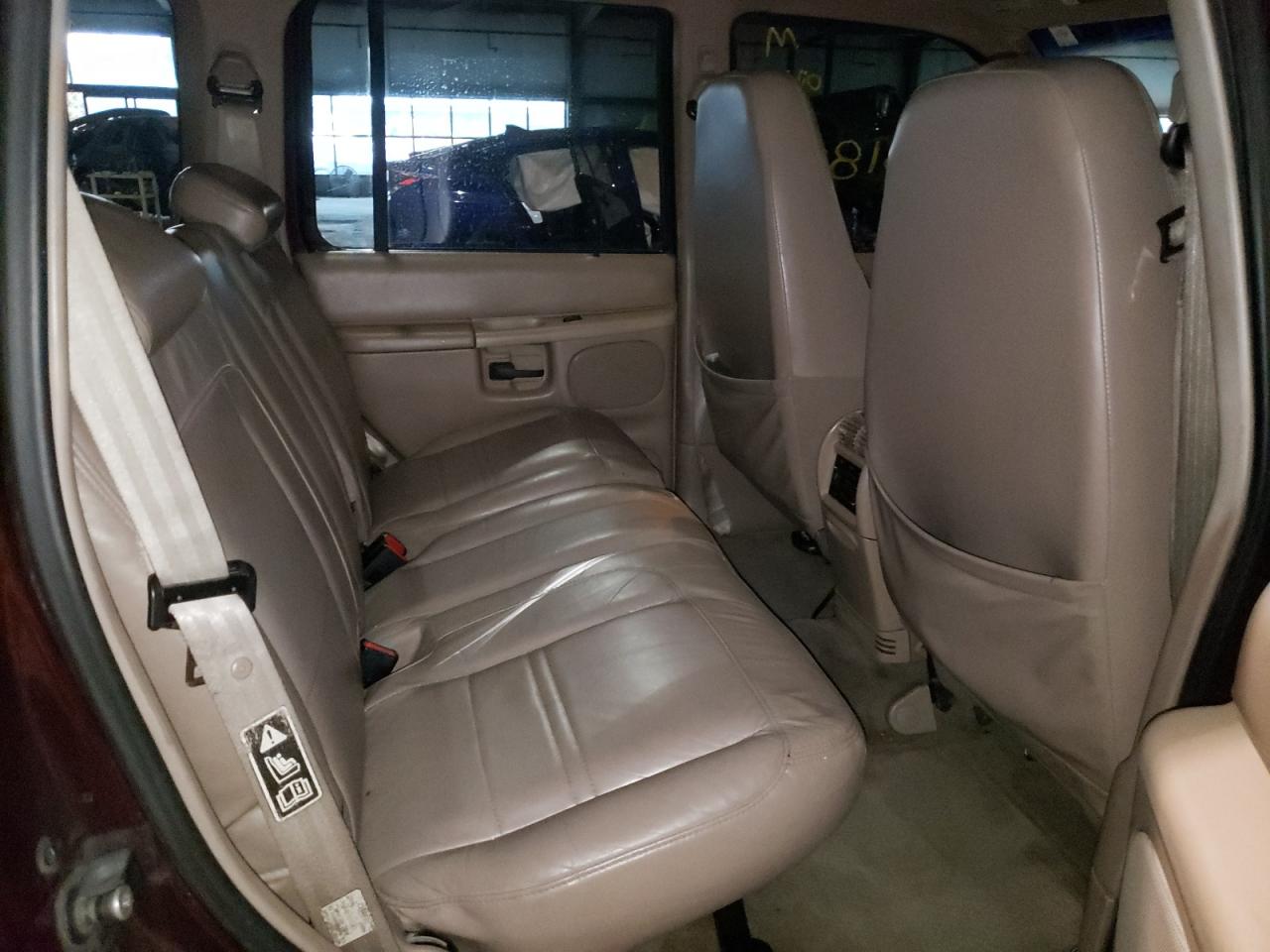 Photo 6 from auction – 2000 FORD EXPLORER X with VIN 1FMZU83P0YZC43099