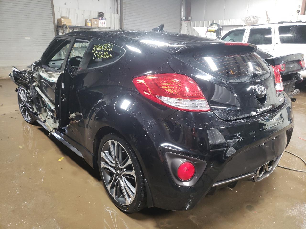 Photo 3 from auction – 2016 HYUNDAI VELOSTER T with VIN KMHTC6AE9GU284888