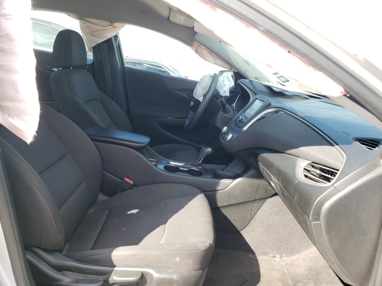 Photo 5 from auction – 2018 CHEVROLET MALIBU LS with VIN 1G1ZB5ST9JF226728