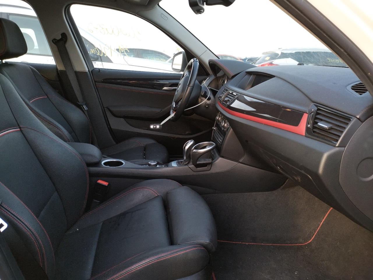 Photo 5 from auction – 2015 BMW X1 XDRIVE2 with VIN WBAVL1C59FVY38496