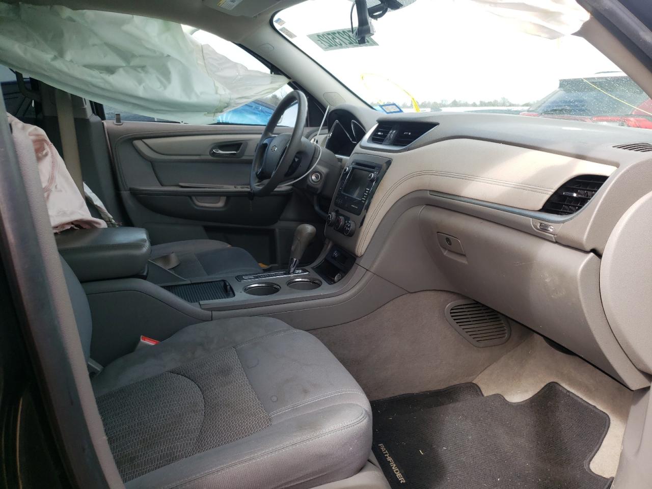 Photo 5 from auction – 2013 CHEVROLET TRAVERSE L with VIN 1GNKRFKD4DJ240287