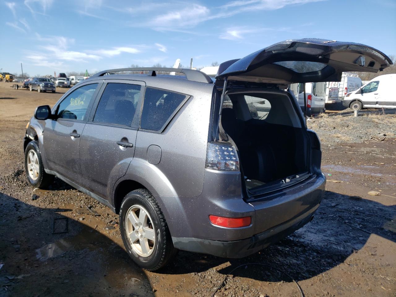 Photo 3 from auction – 2007 MITSUBISHI OUTLANDER with VIN JA4MT31X17U001452