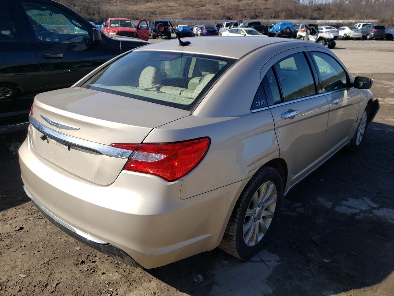 Photo 4 from auction – 2014 CHRYSLER 200 LIMITE with VIN 1C3CCBCG3EN135500