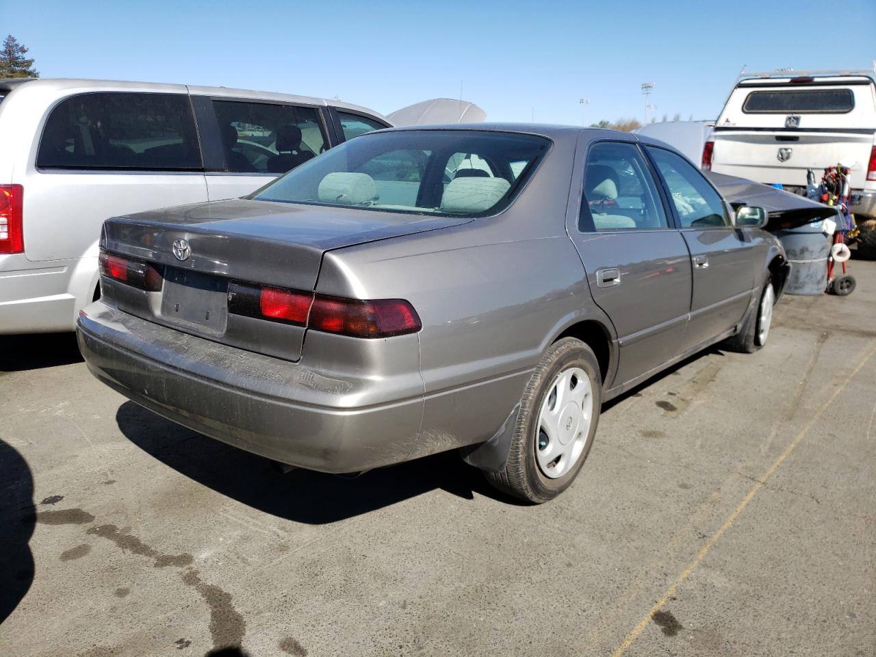 Photo 4 from auction – 1997 TOYOTA CAMRY CE with VIN 4T1BF22K6VU034926