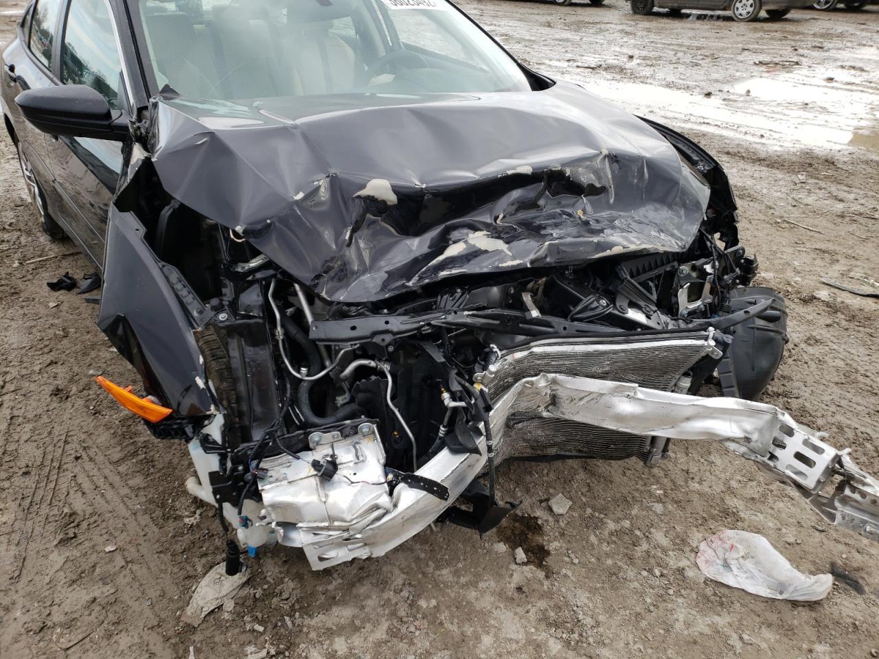 Photo 9 from auction – 2018 HONDA CIVIC LX with VIN 2HGFC2F58JH564963