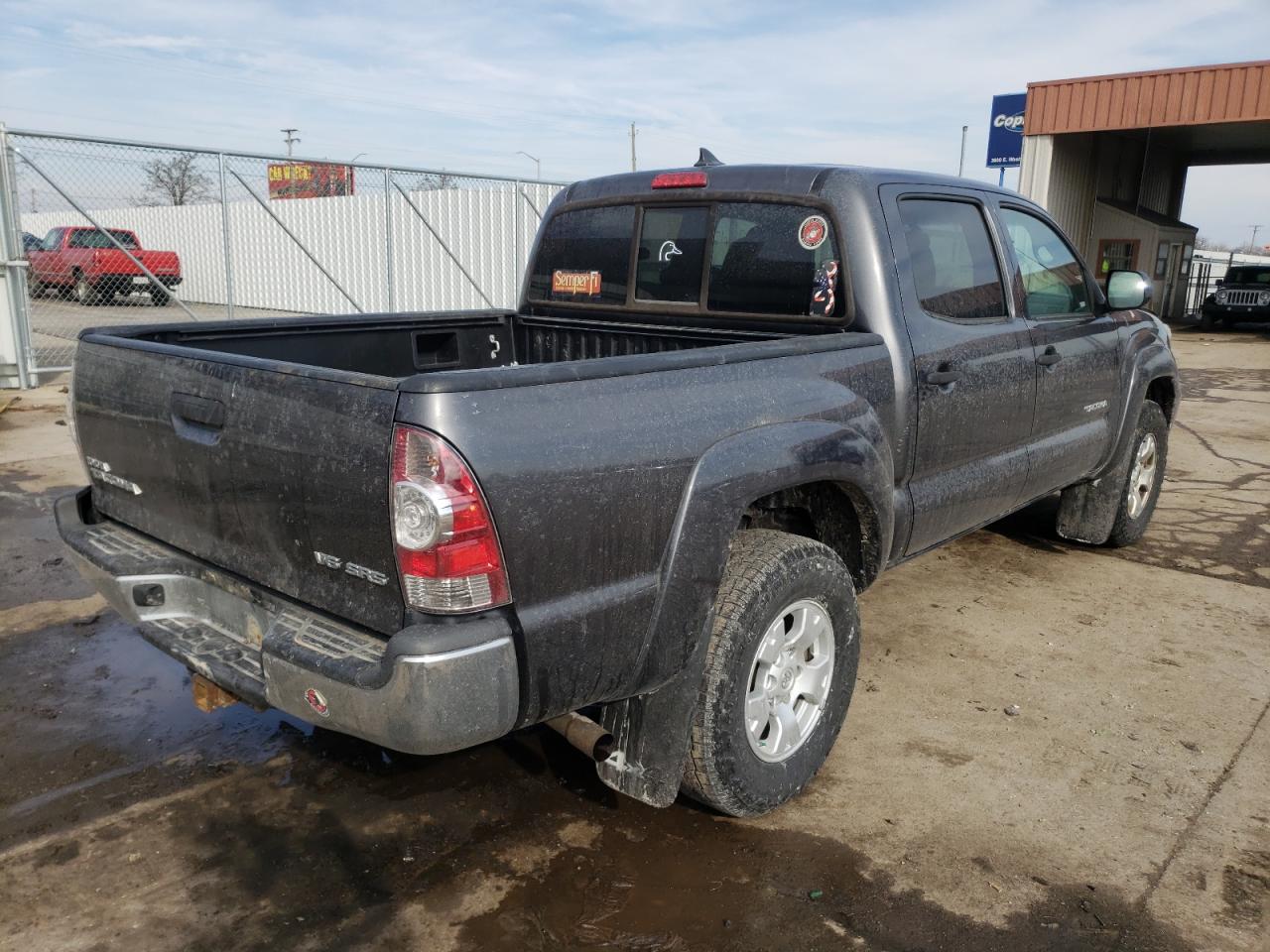 Photo 4 from auction – 2012 TOYOTA TACOMA DOU with VIN 3TMLU4EN5CM096044
