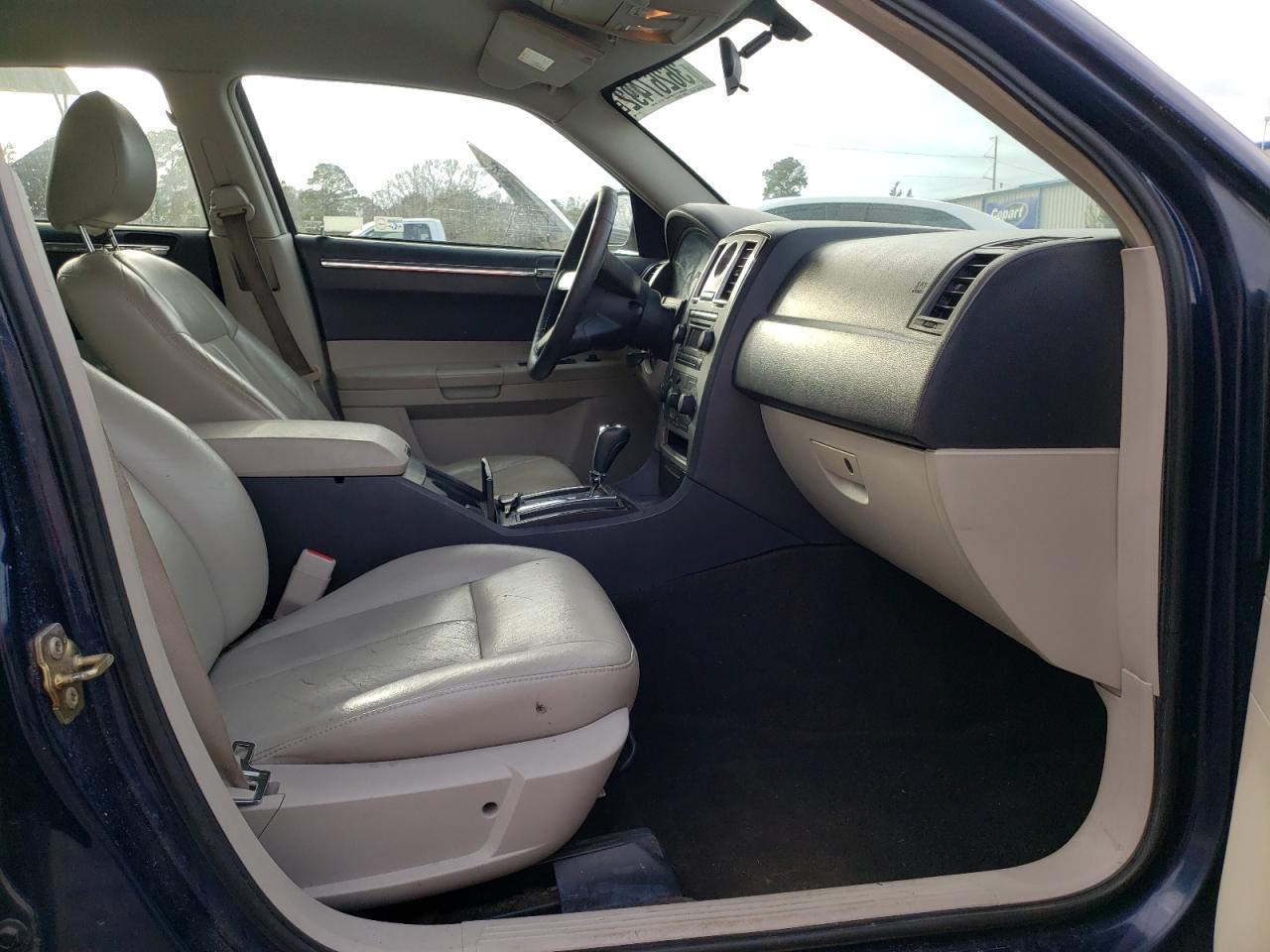 Photo 5 from auction – 2005 CHRYSLER 300 TOURIN with VIN 2C3JA53G35H122205