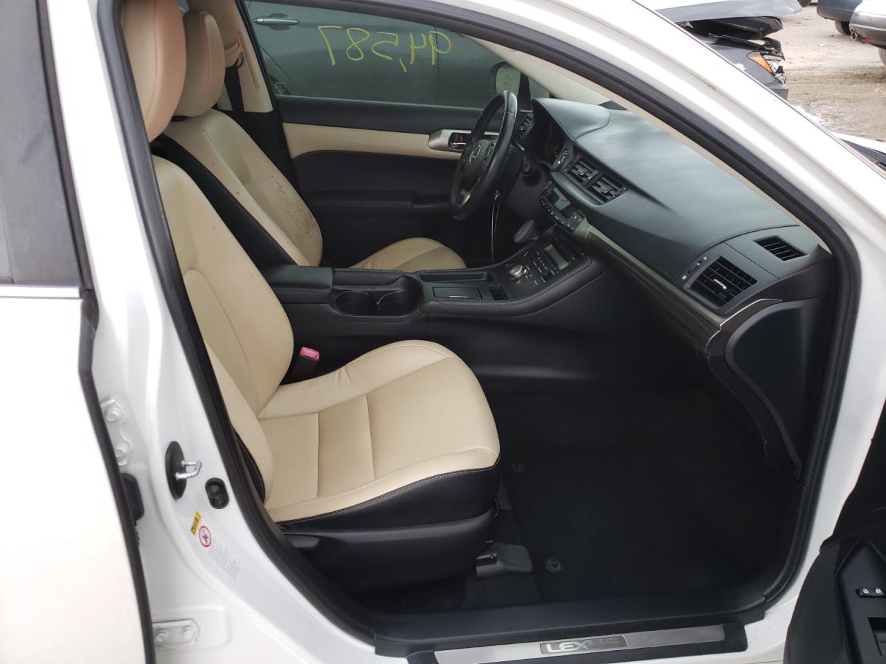 Photo 5 from auction – 2014 LEXUS CT 200 with VIN JTHKD5BH7E2191147