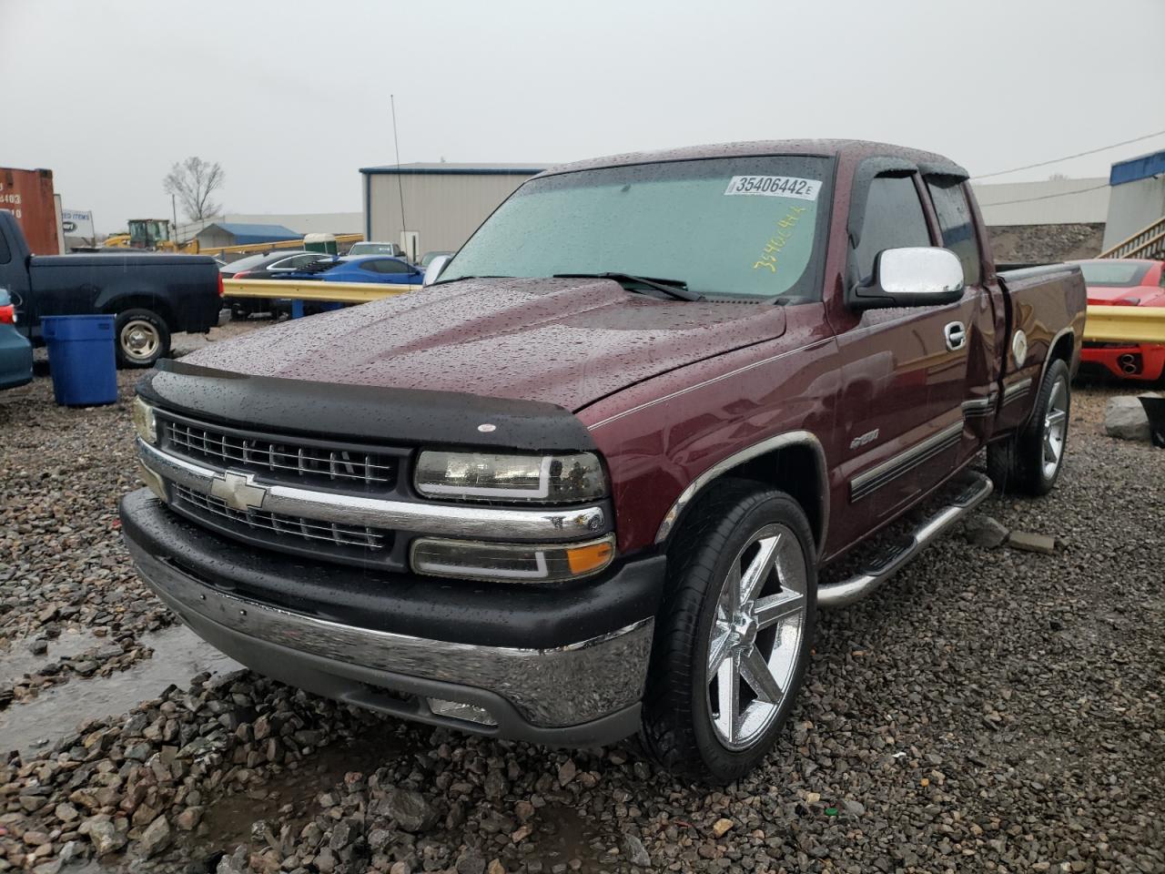 Photo 2 from auction – 2002 CHEVROLET SILVERADO with VIN 2GCEC19T521177733
