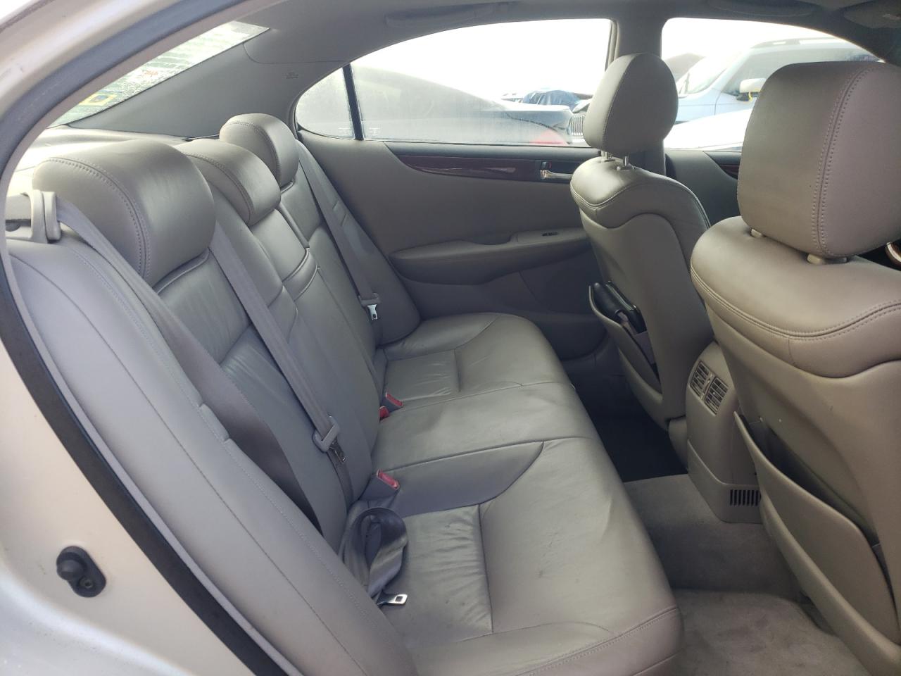 Photo 6 from auction – 2002 LEXUS ES 300 with VIN JTHBF30GX20019355