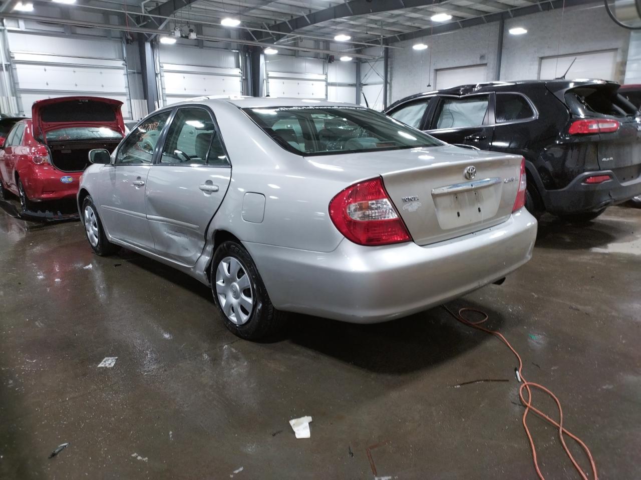 Photo 3 from auction – 2004 TOYOTA CAMRY LE with VIN 4T1BE32K74U879405