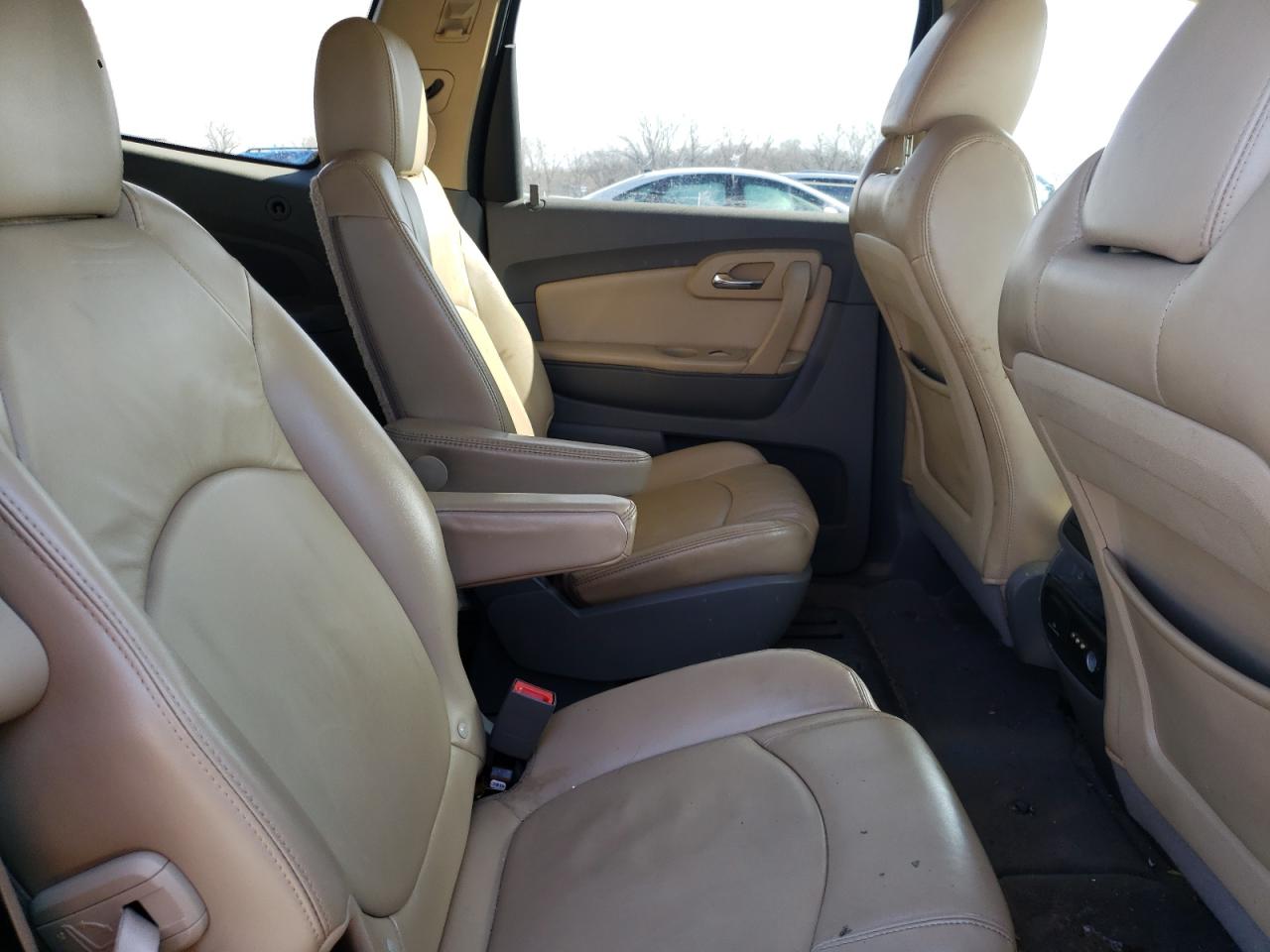 Photo 6 from auction – 2011 CHEVROLET TRAVERSE L with VIN 1GNKVJED3BJ191252