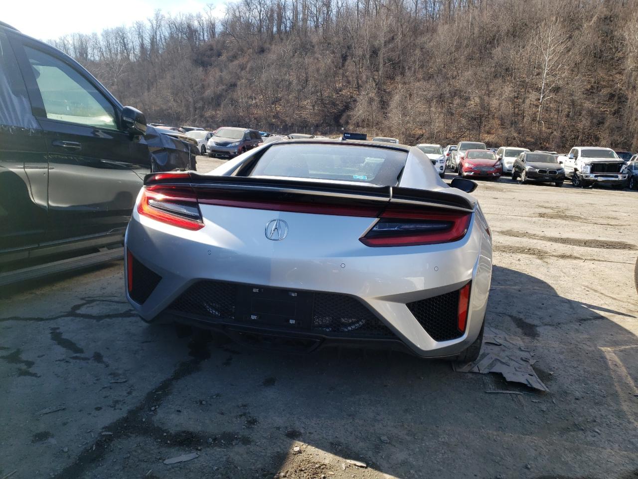 Photo 6 from auction – 2017 ACURA NSX with VIN 19UNC1B03HY000752