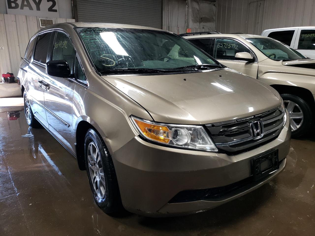 HONDA ODYSSEY EX 2011 with VIN 5FNRL5H61BB065769 - Photo from auction