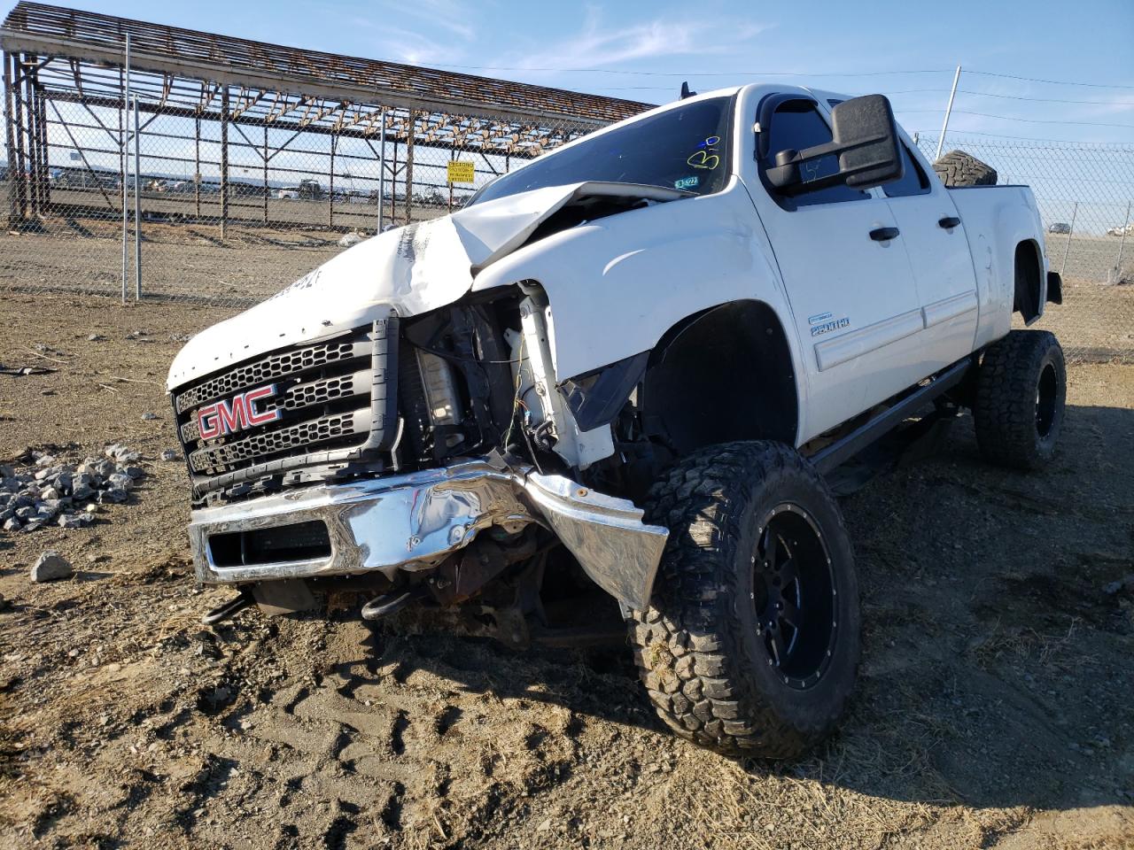 Photo 2 from auction – 2011 GMC SIERRA K25 with VIN 1GT120C83BF141578