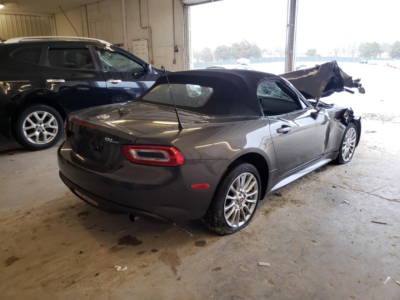 Photo 4 from auction – 2018 FIAT 124 SPIDER with VIN JC1NFAEK0J0138575