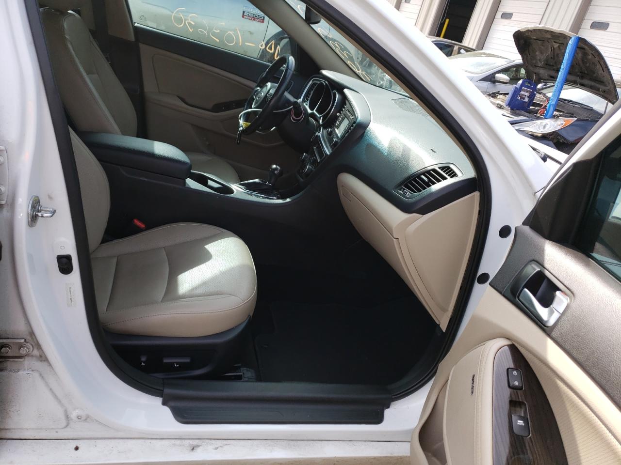 Photo 5 from auction – 2015 KIA OPTIMA EX with VIN 5XXGN4A77FG495470