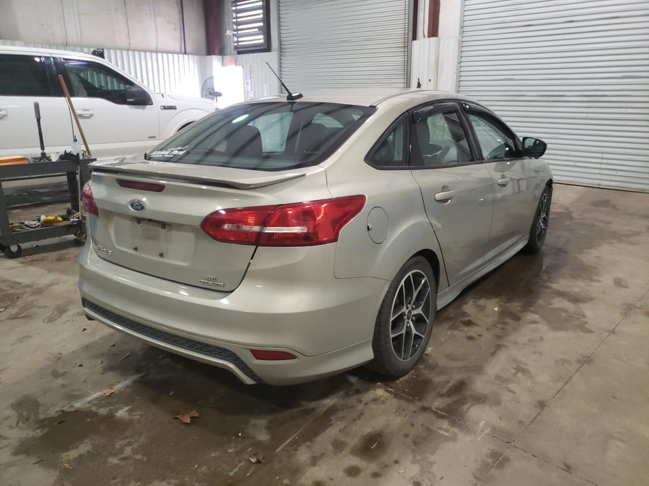 Photo 4 from auction – 2015 FORD FOCUS SE with VIN 1FADP3F22FL347673