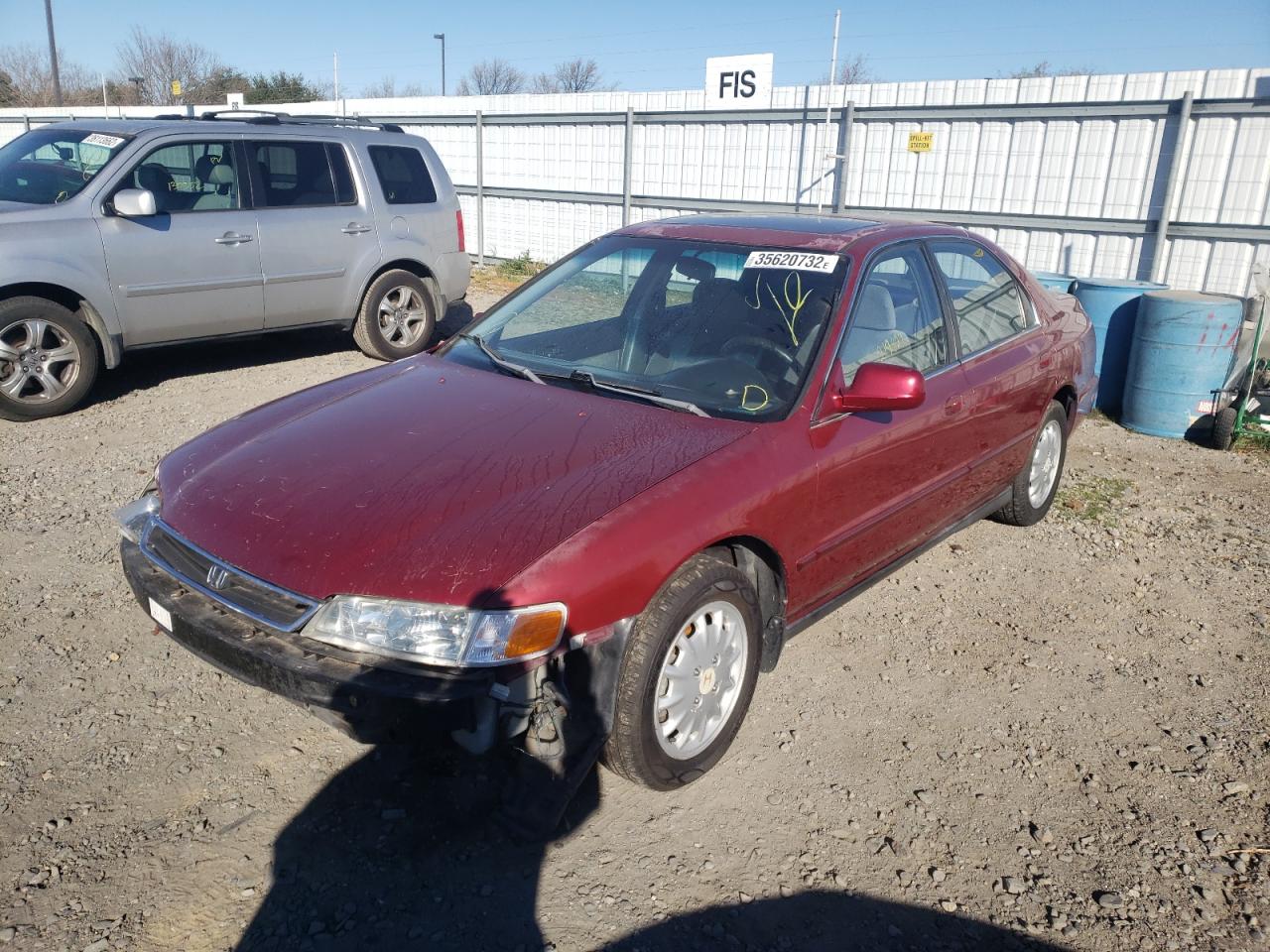 Photo 2 from auction – 1996 HONDA ACCORD EX with VIN 1HGCD5656TA072774