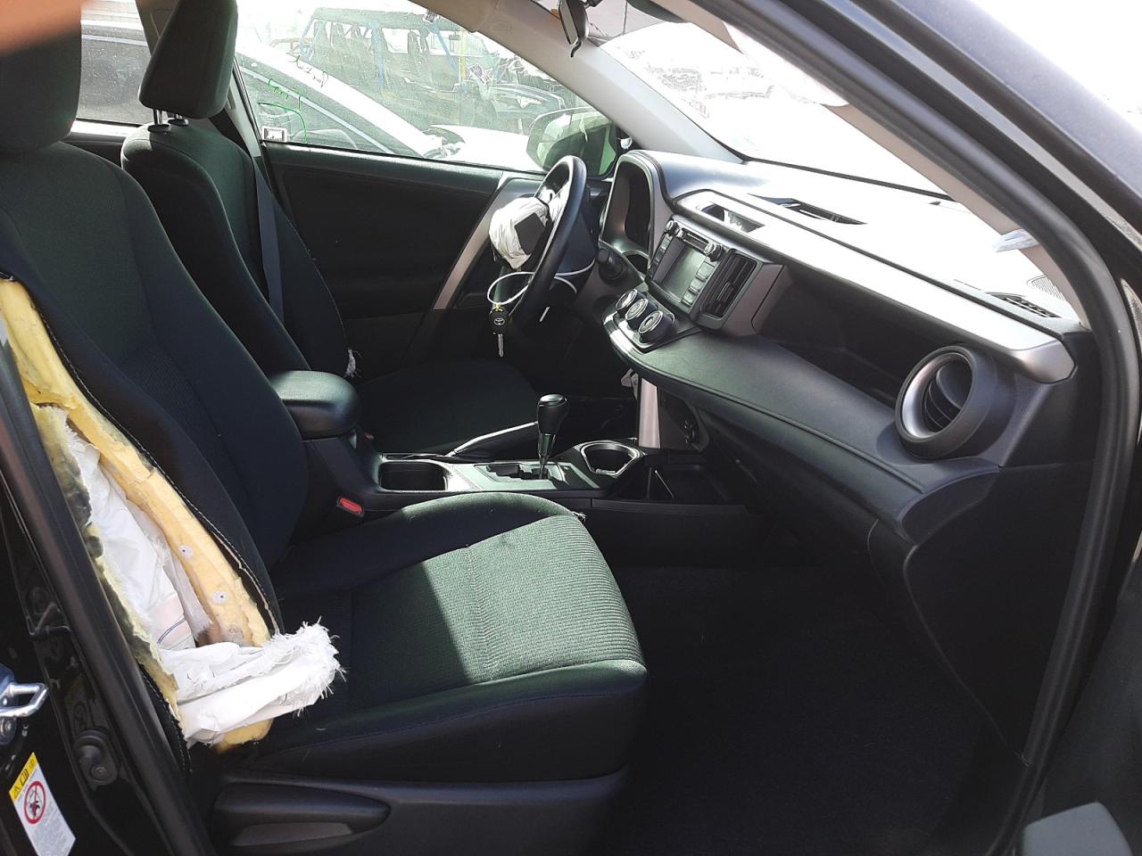Photo 5 from auction – 2018 TOYOTA RAV4 LE with VIN 2T3ZFREV8JW414431