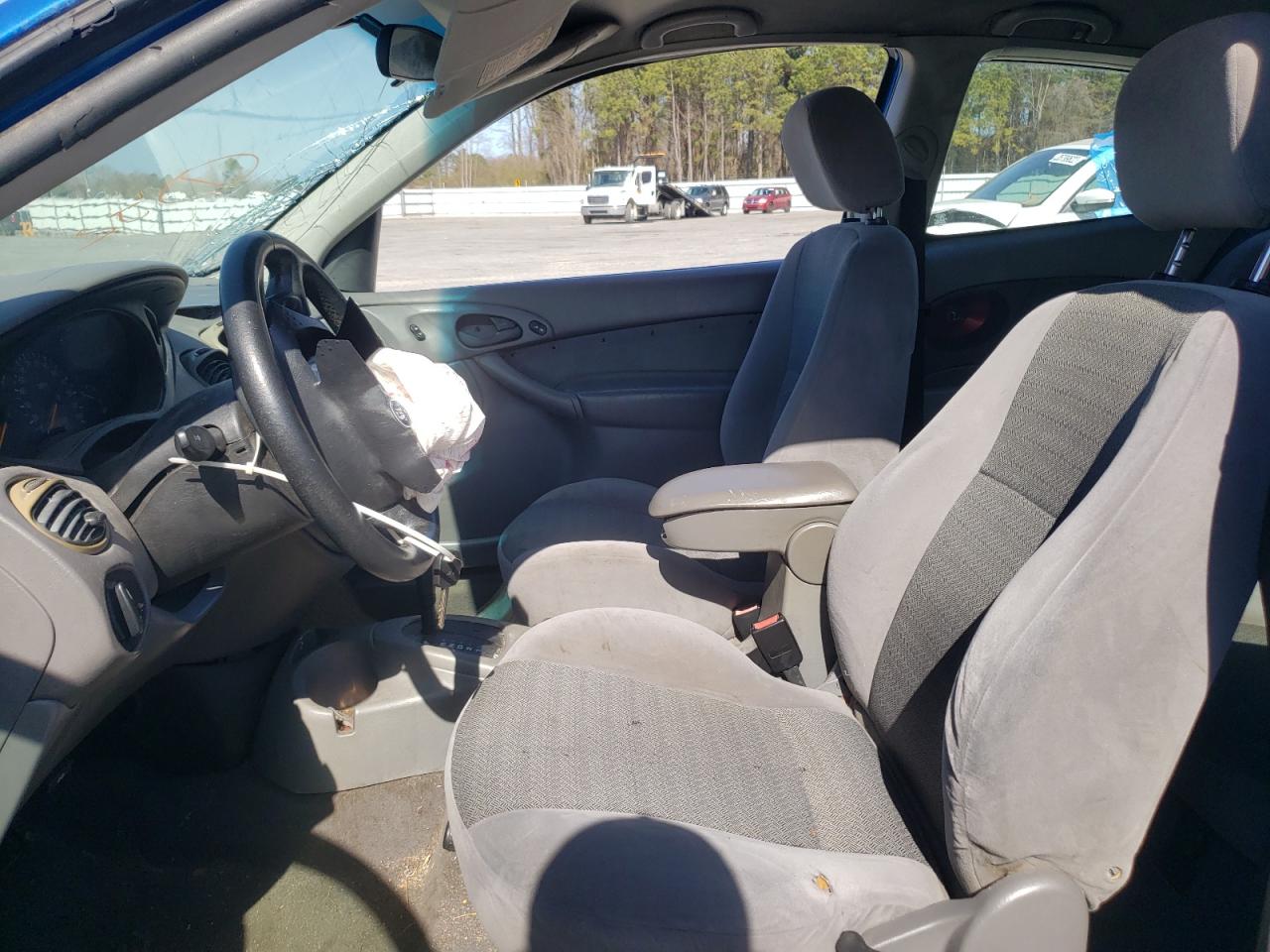 Photo 5 from auction – 2001 FORD FOCUS ZX3 with VIN 3FAFP31301R175095