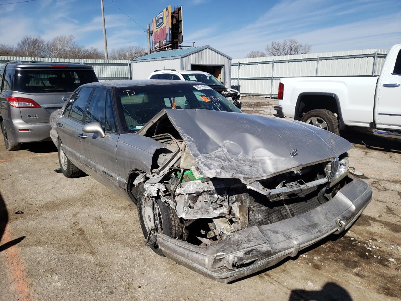 BUICK PARK AVENU 1996 with VIN 1G4CW52K3TH620754 - Photo from auction