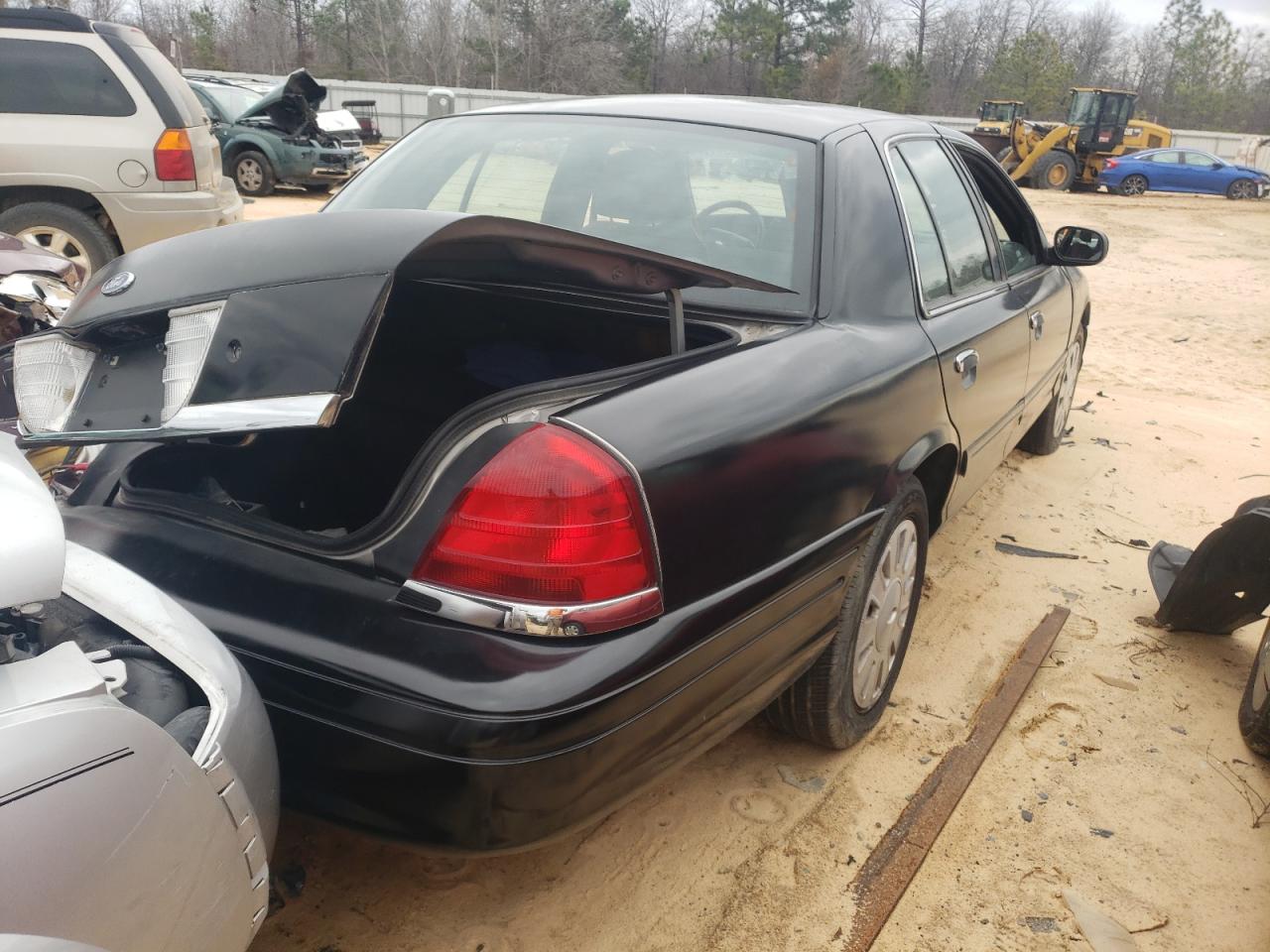 Photo 4 from auction – 2006 FORD CROWN VICT with VIN 2FAFP71W96X127878