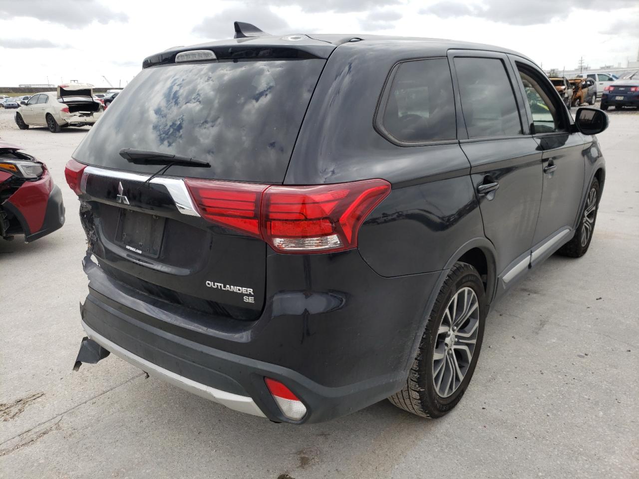 Photo 4 from auction – 2018 MITSUBISHI OUTLANDER with VIN JA4AD3A39JJ002936