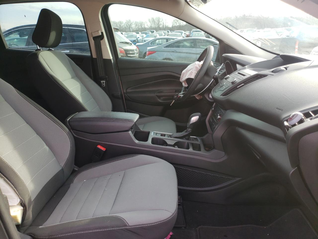 صورة رقم 5 من المزاد - 2018 FORD ESCAPE S مع VIN 1FMCU0F72JUB83607