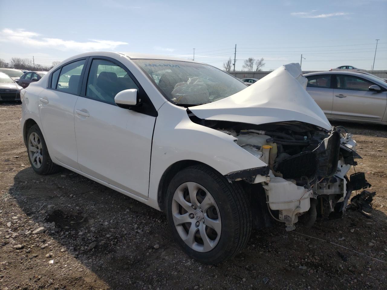 MAZDA 3 I 2013 with VIN JM1BL1U75D1701646 - Photo from auction