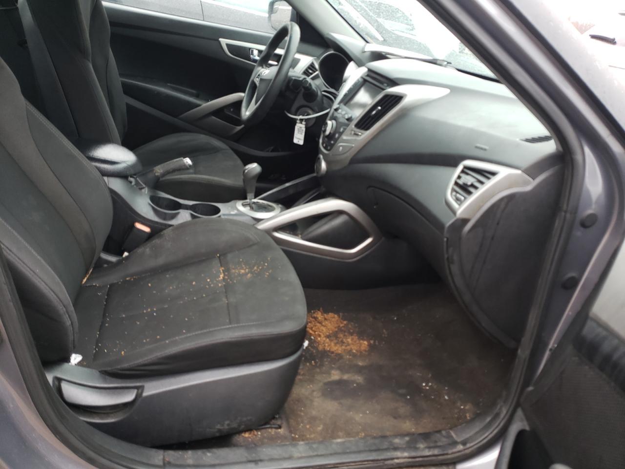 Photo 5 from auction – 2015 HYUNDAI VELOSTER with VIN KMHTC6AD3FU228581