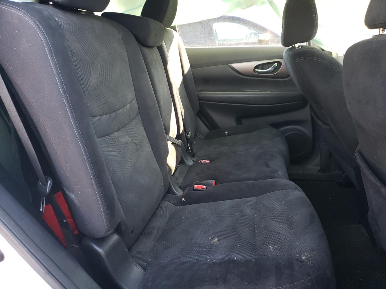 Photo 6 from auction – 2015 NISSAN ROGUE S with VIN 5N1AT2MV2FC770572