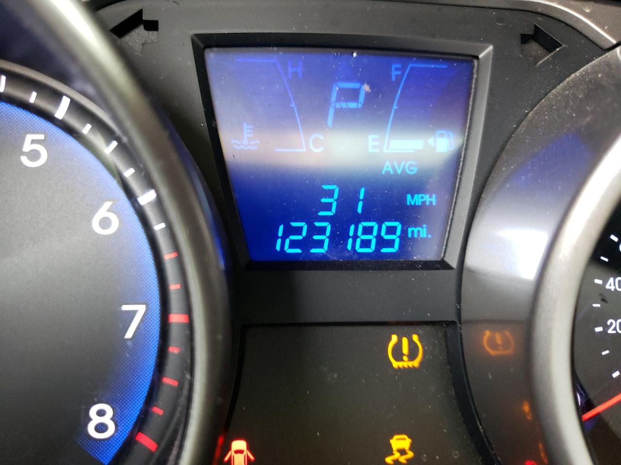 Photo 8 from auction – 2011 HYUNDAI TUCSON GLS with VIN KM8JUCAC0BU171955