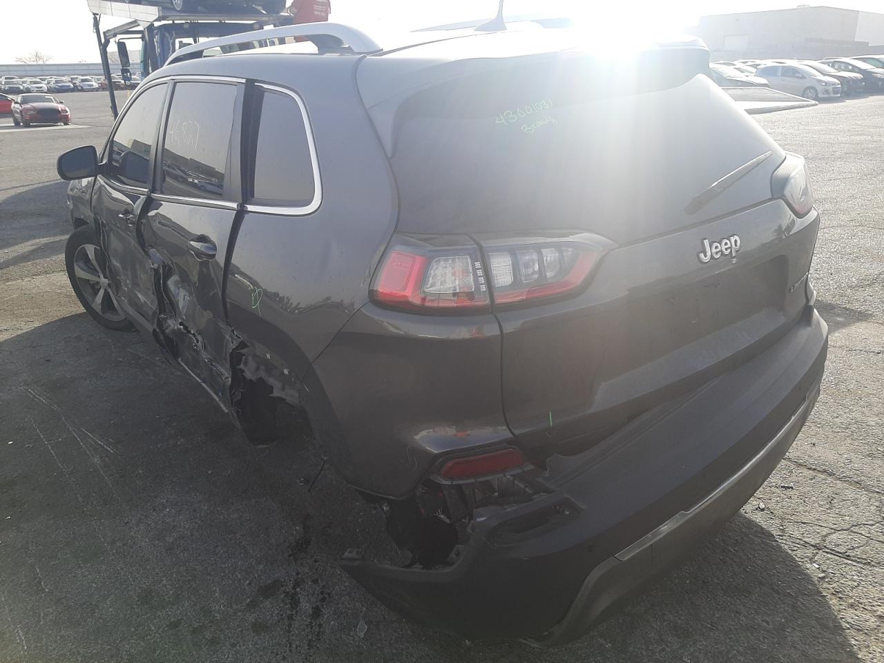 Photo 3 from auction – 2019 JEEP CHEROKEE L with VIN 1C4PJLDBXKD387290