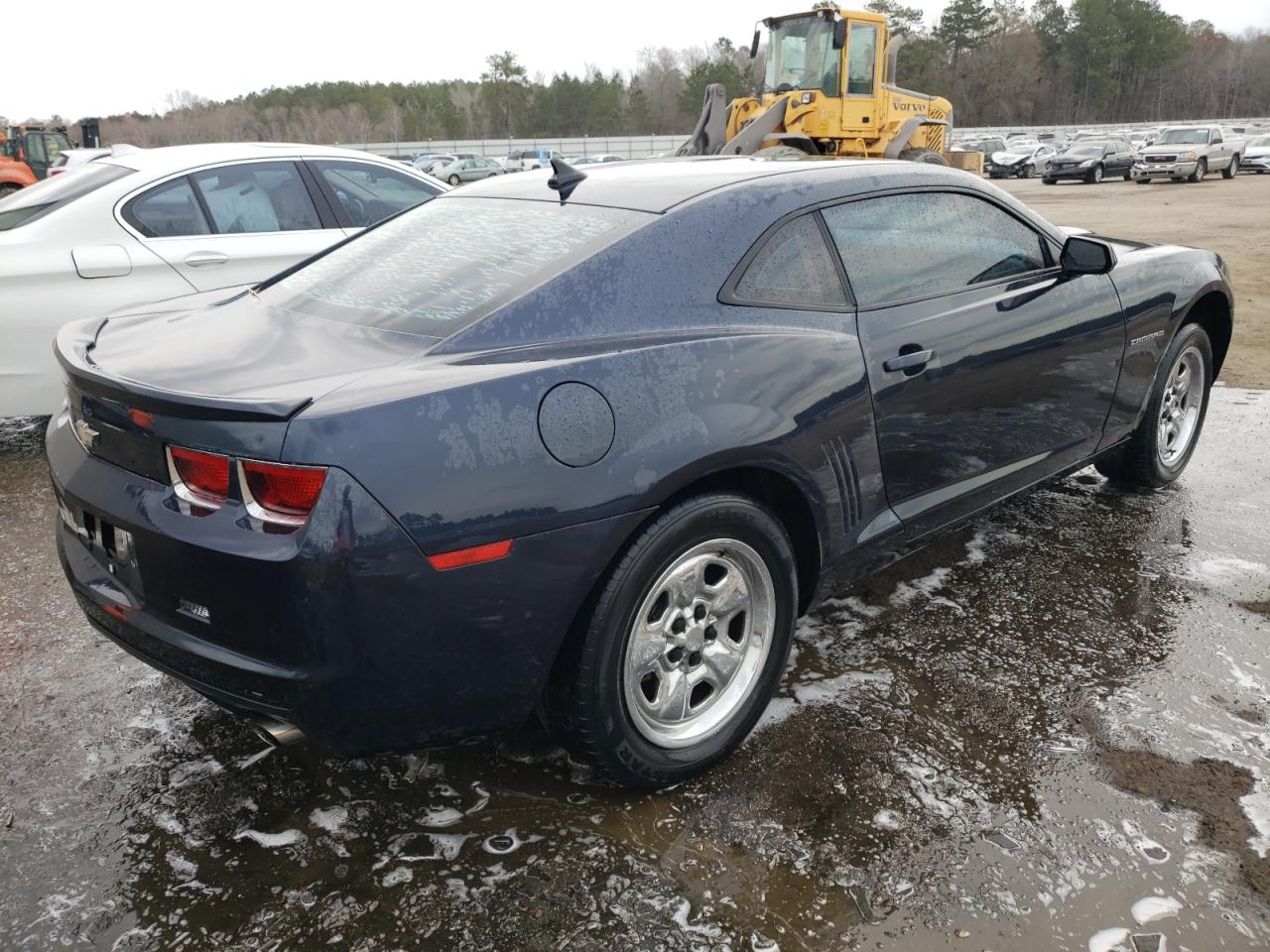 Photo 4 from auction – 2013 CHEVROLET CAMARO LS with VIN 2G1FA1E38D9129897