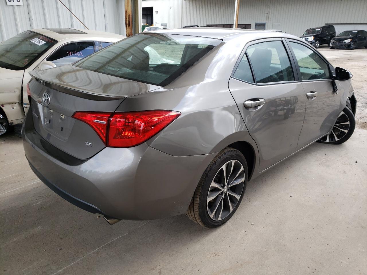 Photo 4 from auction – 2017 TOYOTA COROLLA L with VIN 5YFBURHEXHP646312