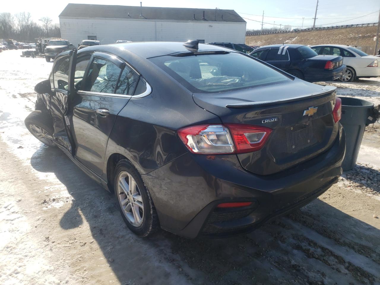 Photo 3 from auction – 2017 CHEVROLET CRUZE with VIN 1G1BE5SM3H7237553