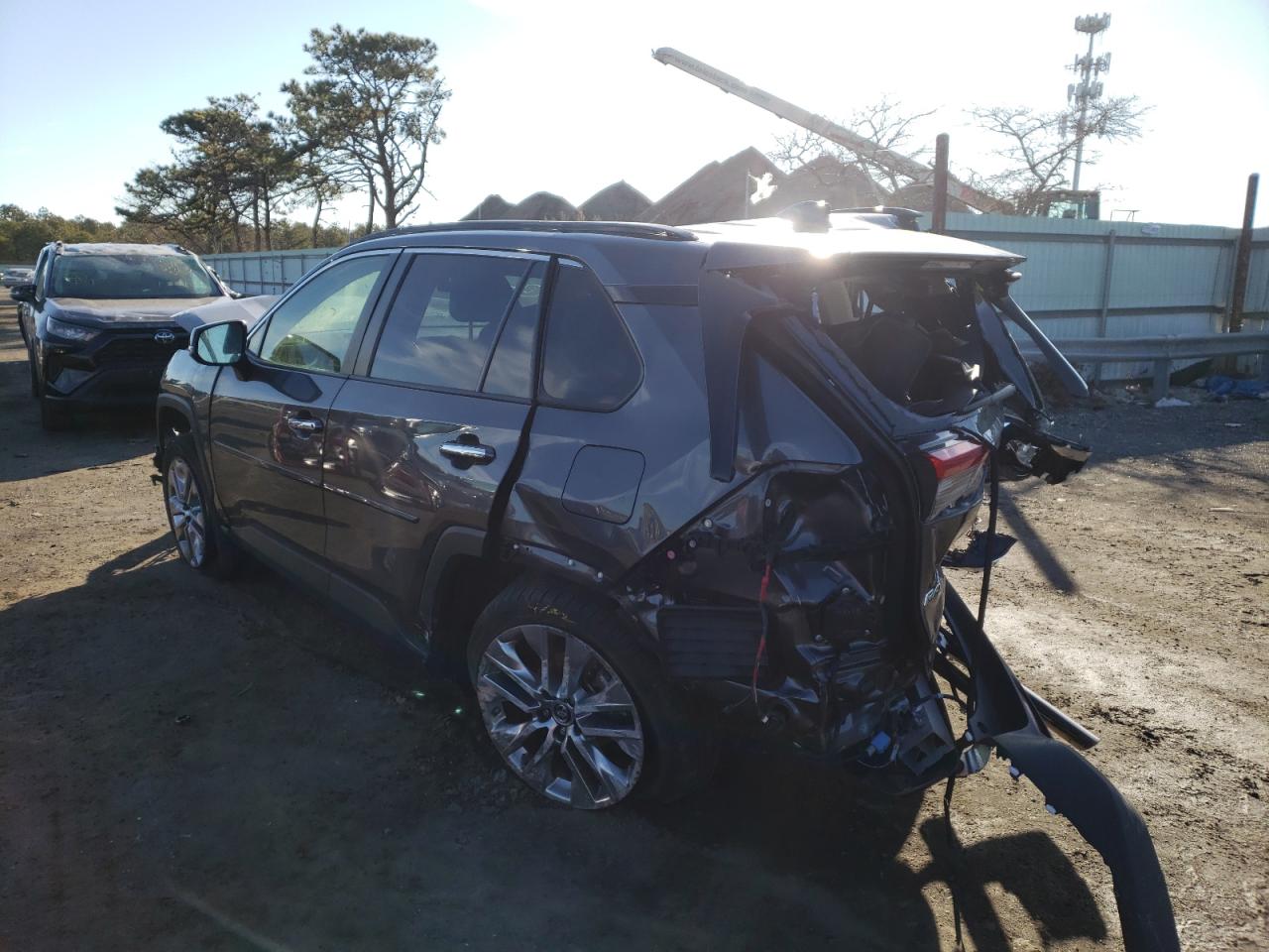 Photo 3 from auction – 2019 TOYOTA RAV4 LIMIT with VIN JTMN1RFV3KD502989