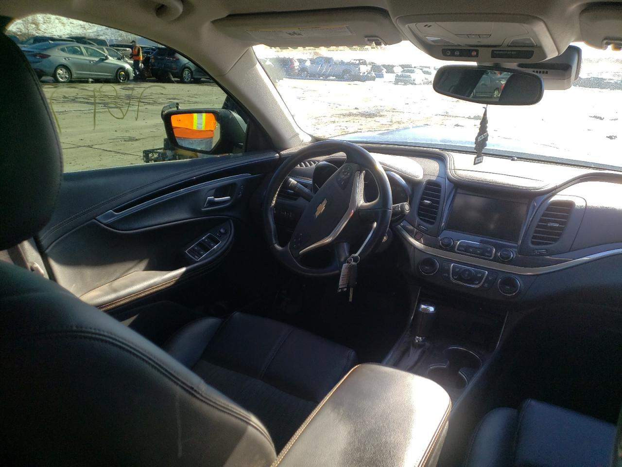 Photo 9 from auction – 2017 CHEVROLET IMPALA LT with VIN 2G1105S31H9146152