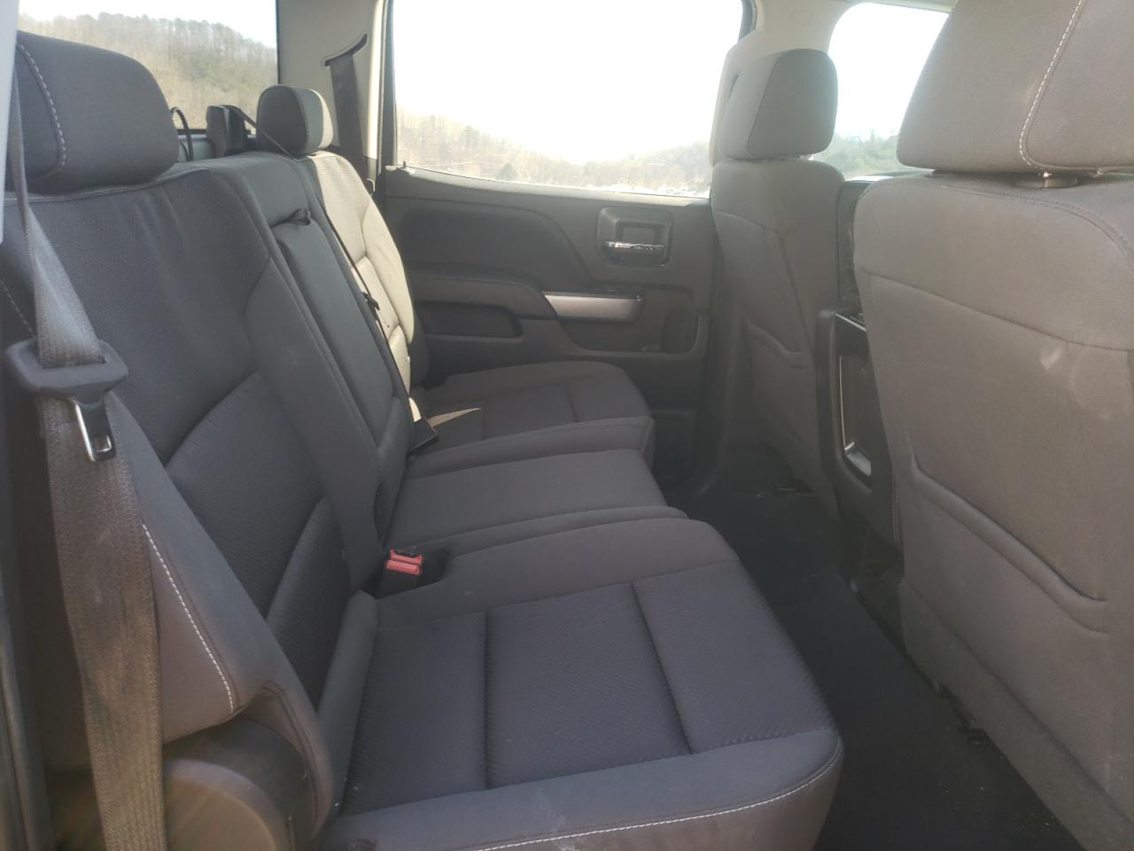 Photo 6 from auction – 2018 CHEVROLET SILVERADO with VIN 3GCUKREC0JG640094