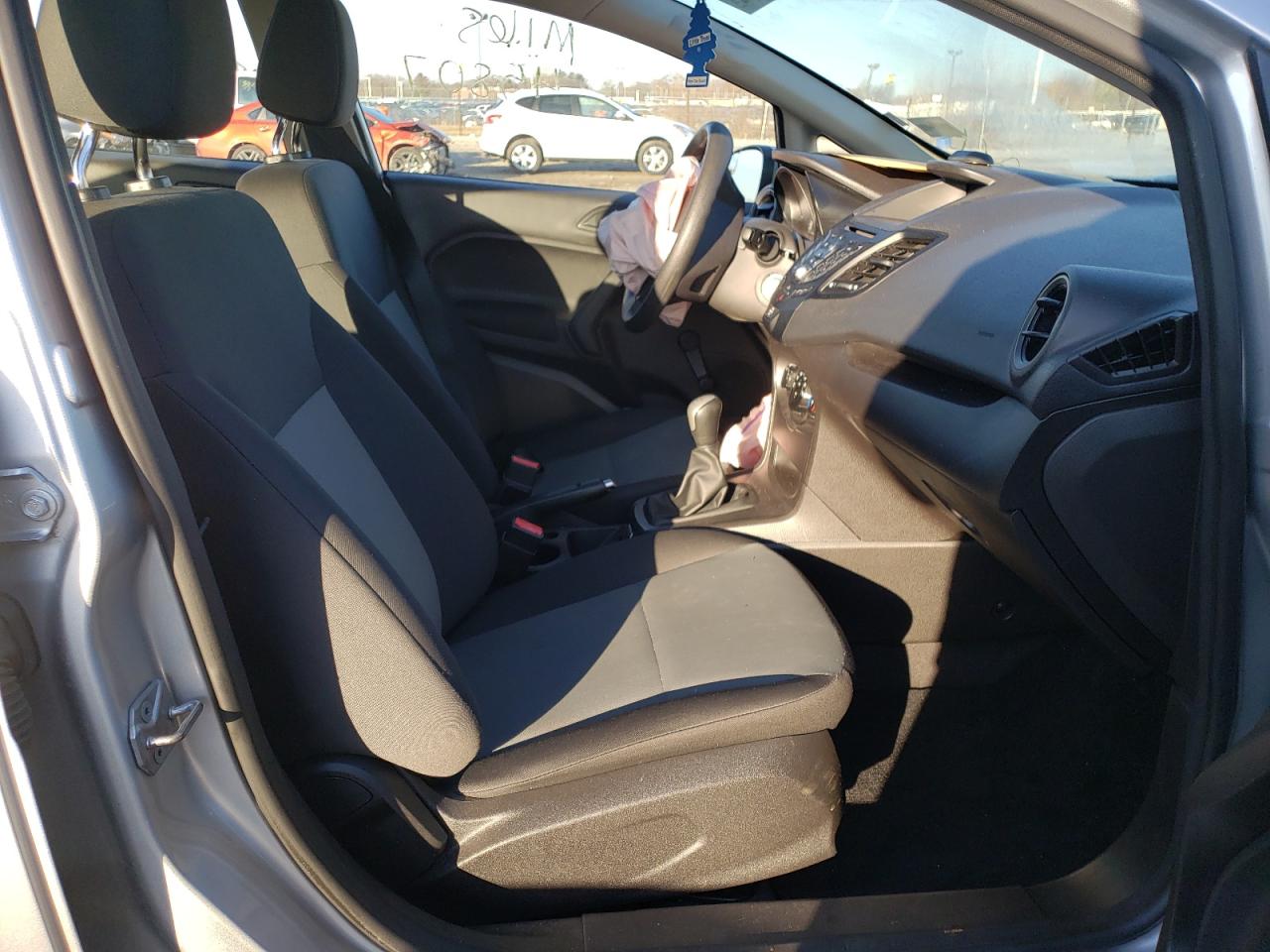 Photo 5 from auction – 2017 FORD FIESTA S with VIN 3FADP4AJXHM158484