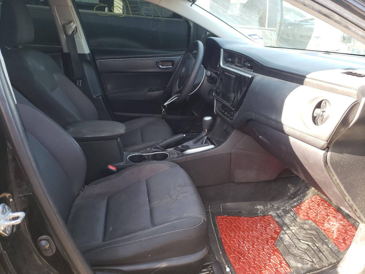 Photo 5 from auction – 2018 TOYOTA COROLLA L with VIN 5YFBURHE9JP833322