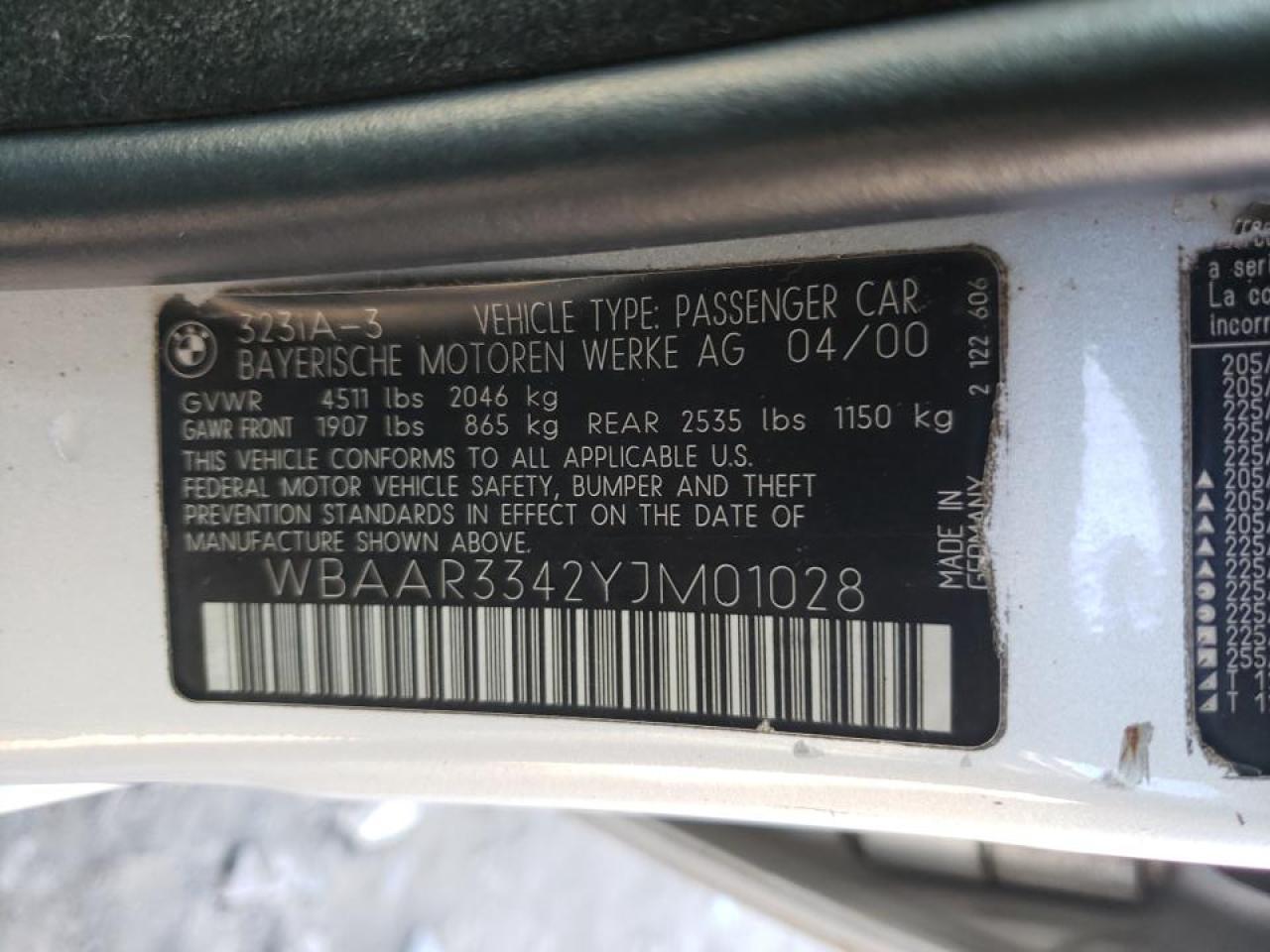 Photo 10 from auction – 2000 BMW 323I with VIN WBAAR3342YJM01028