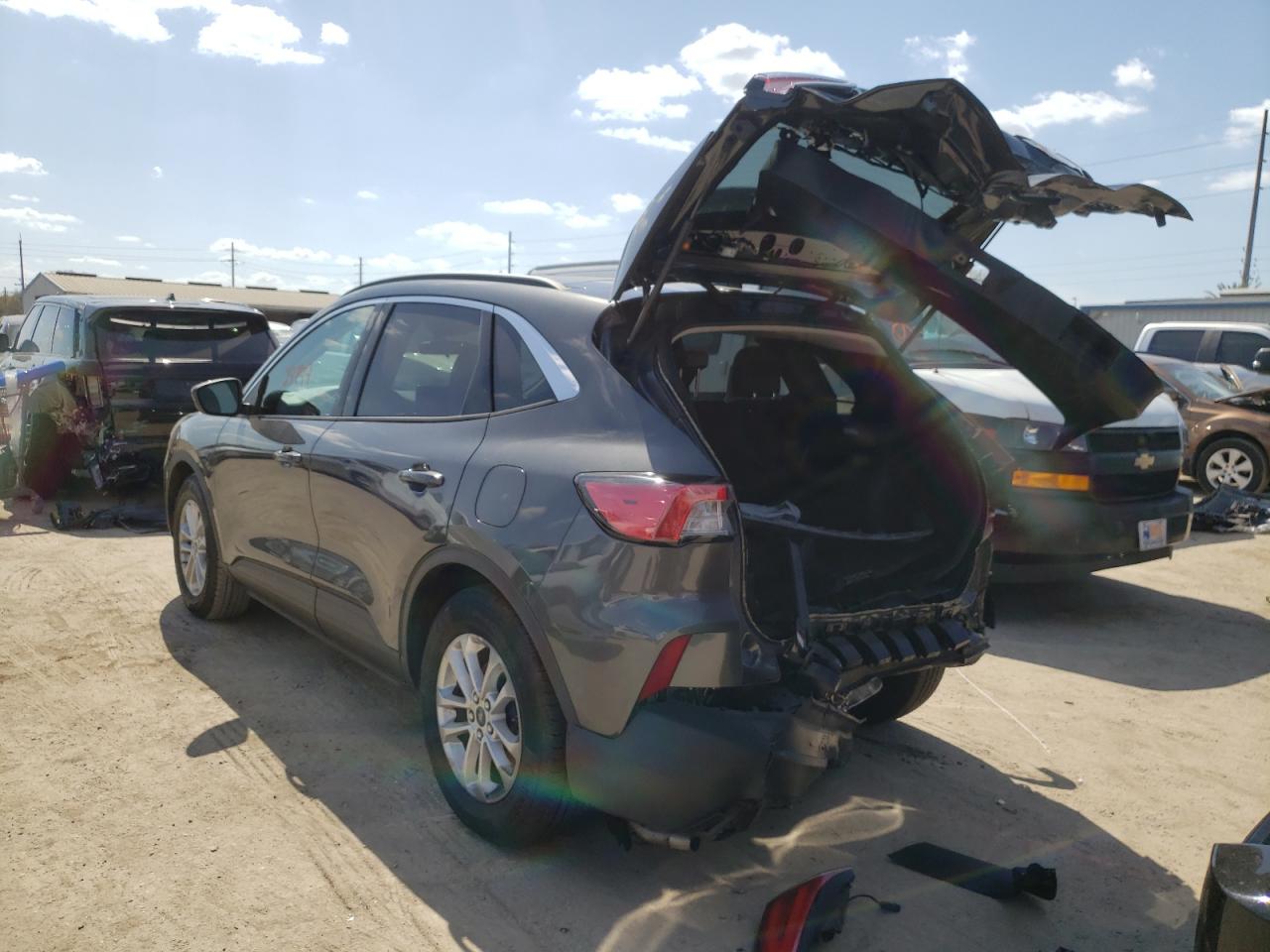 Photo 3 from auction – 2020 FORD ESCAPE SE with VIN 1FMCU0G69LUA06366