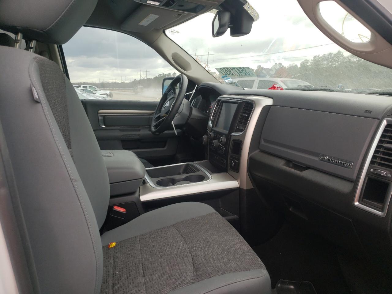 Photo 5 from auction – 2017 RAM 1500 SLT with VIN 3C6RR6LT2HG563684