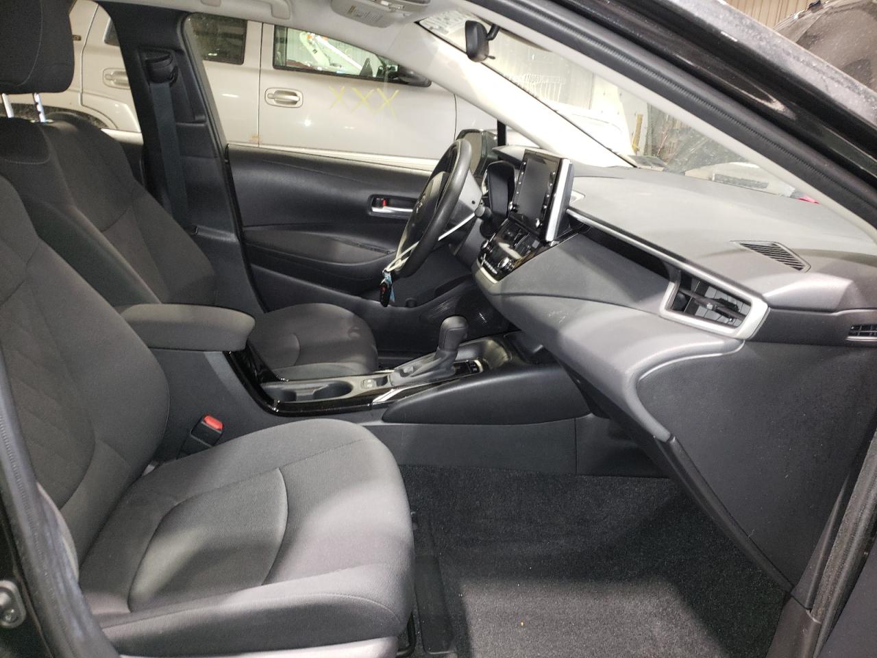 Photo 5 from auction – 2020 TOYOTA COROLLA LE with VIN JTDEBRBE2LJ009133