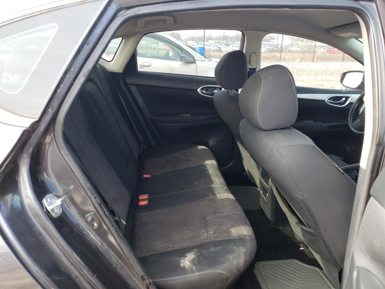 Photo 6 from auction – 2015 NISSAN SENTRA S with VIN 3N1AB7AP8FL652060